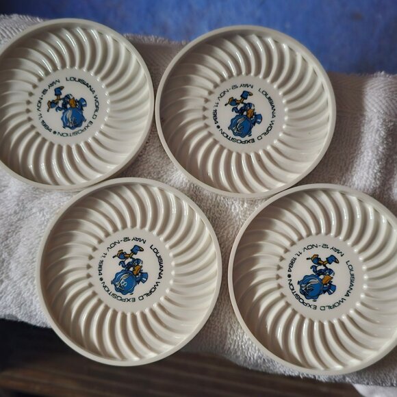 Louisiana World Exposition Pelican Plastic Coasters Set (4) May 12-Nov 11,1984 - Picture 1 of 4
